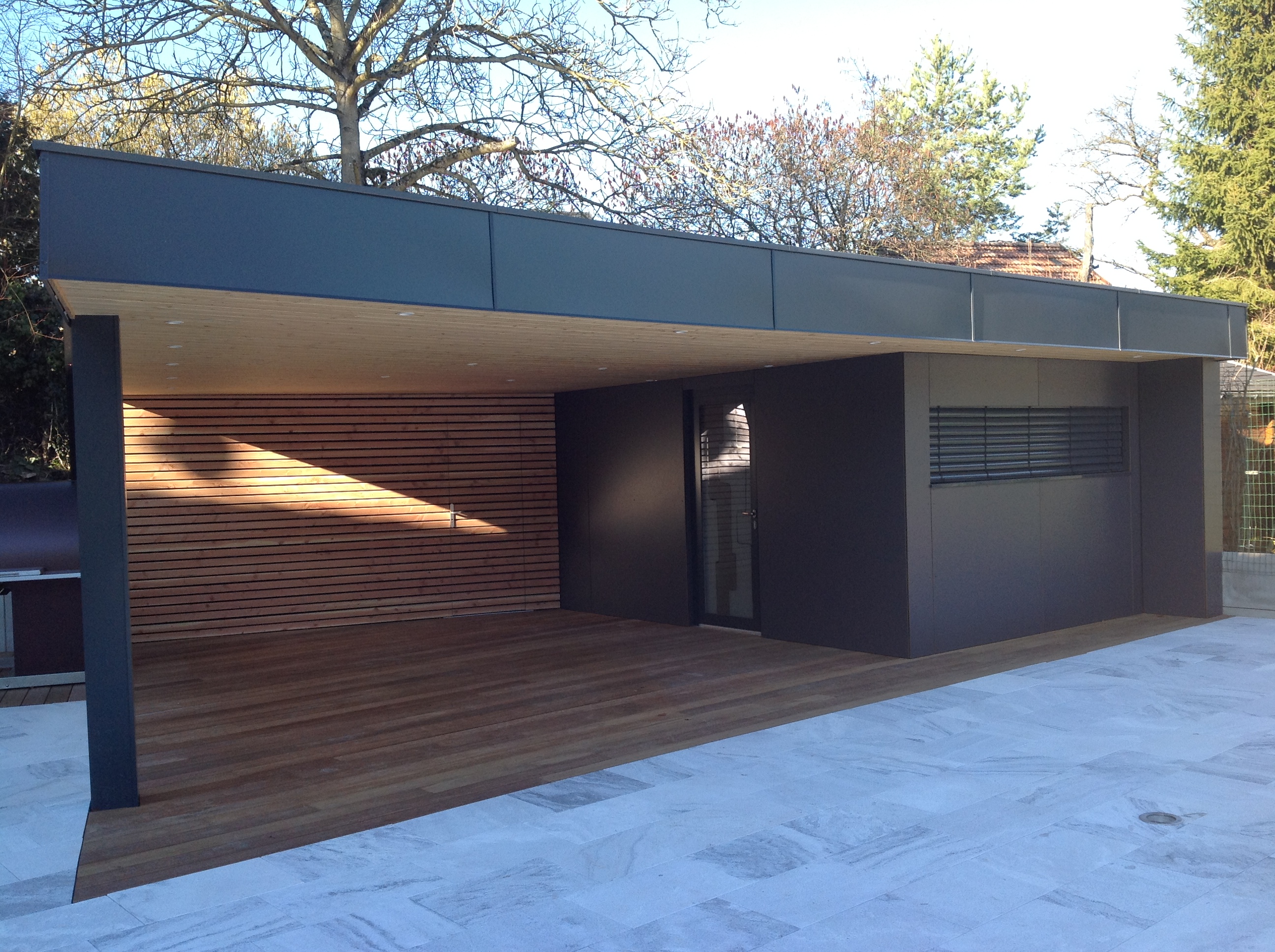 Abri de jardin en bois avec terrasse - ABT Construction Bois