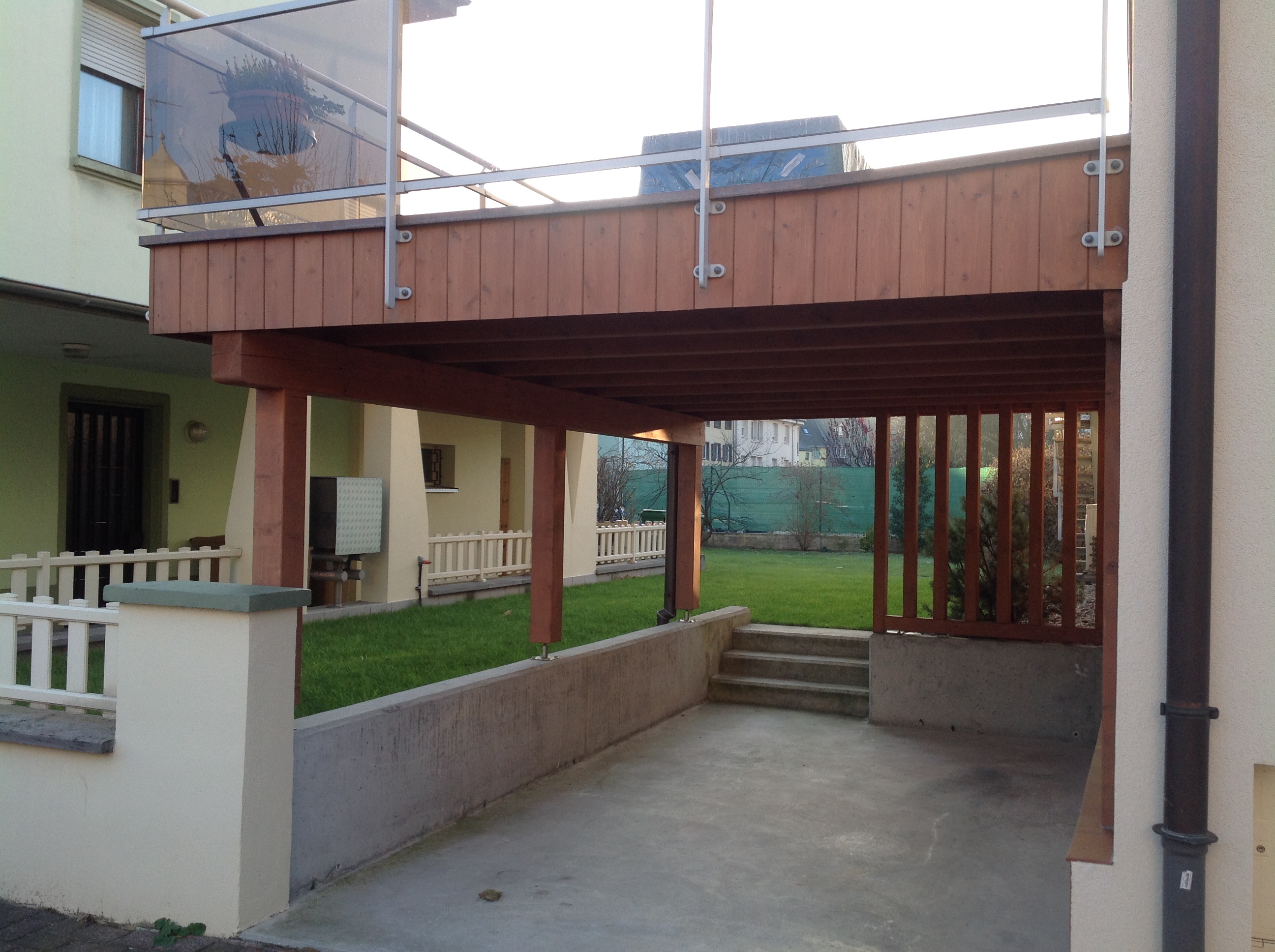 Carport en bois avec abri de jardin, Fabricant Alsace