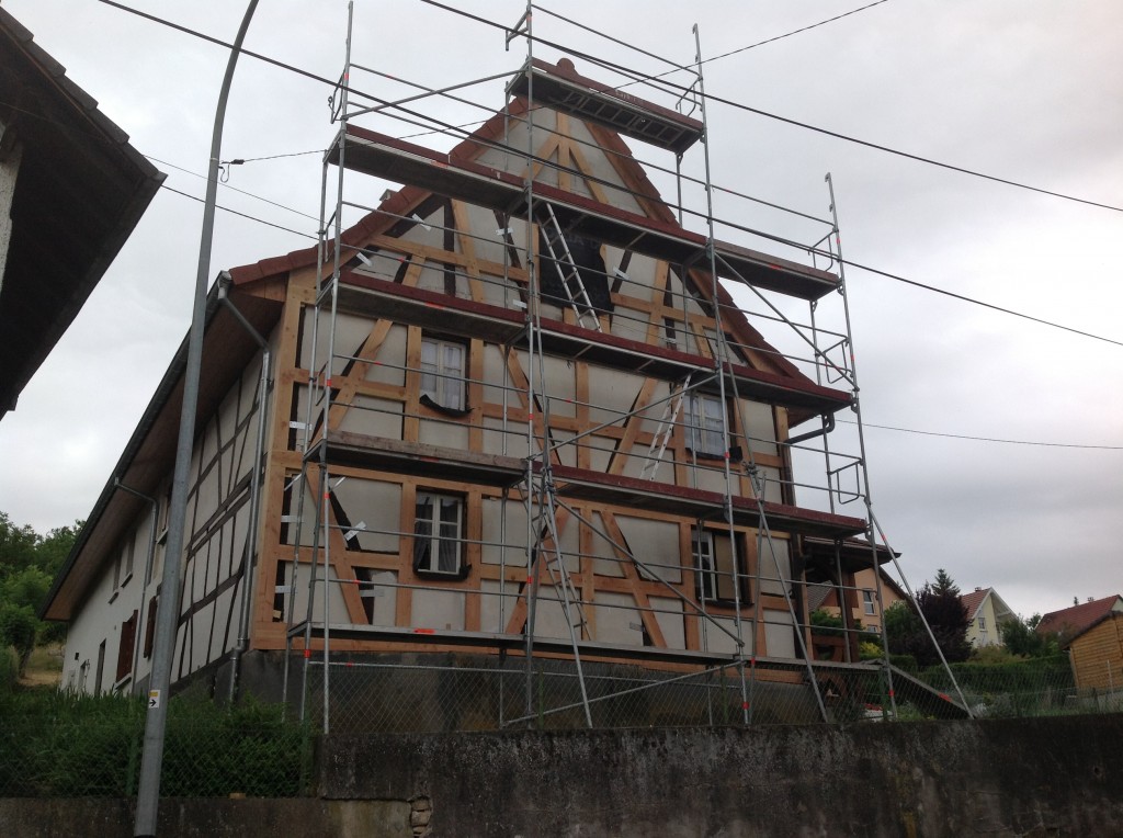 Avant la réalisation d'un colombage sur une maison en Alsace