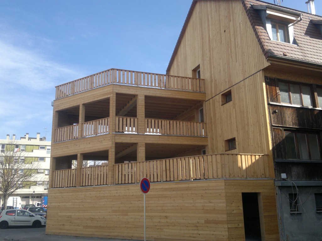 Terrasse sur trois étages entièrement en bois