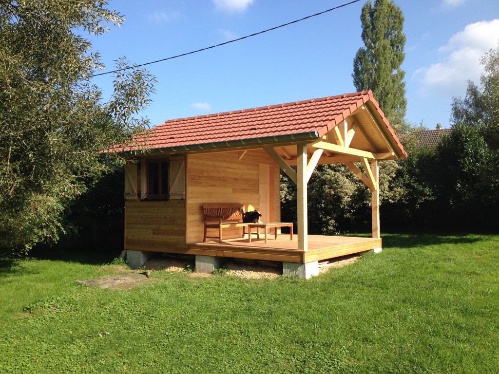 Abri de jardin avec terrasse